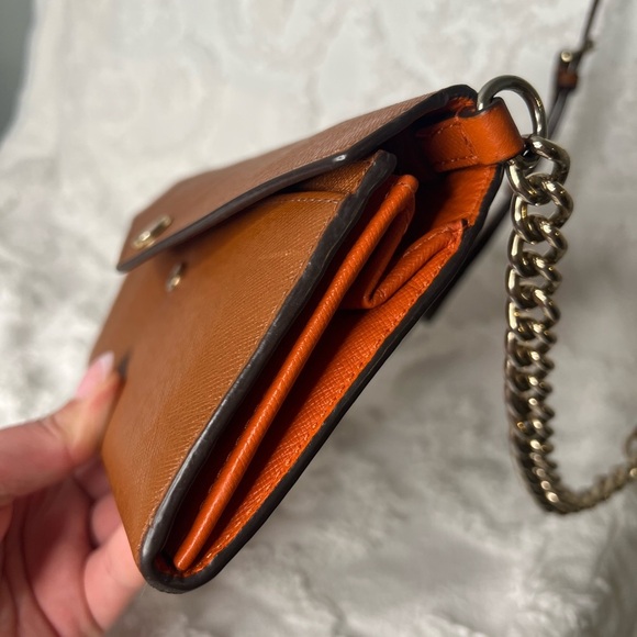 MICHAEL KORS • ENVELOPE WALLET ON CHAIN • EUC - Picture 4 of 7